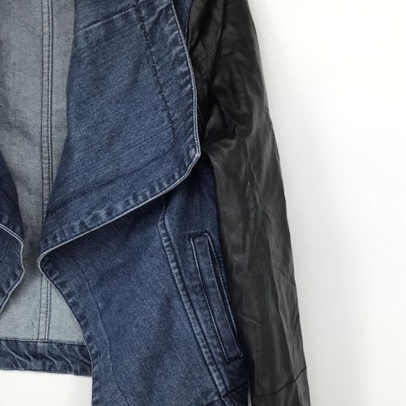 NWT [Romeo & Juliet Couture] Blue Denim Open Jacket w/ Faux Leather Sleeves Sz S - Picture 4 of 8